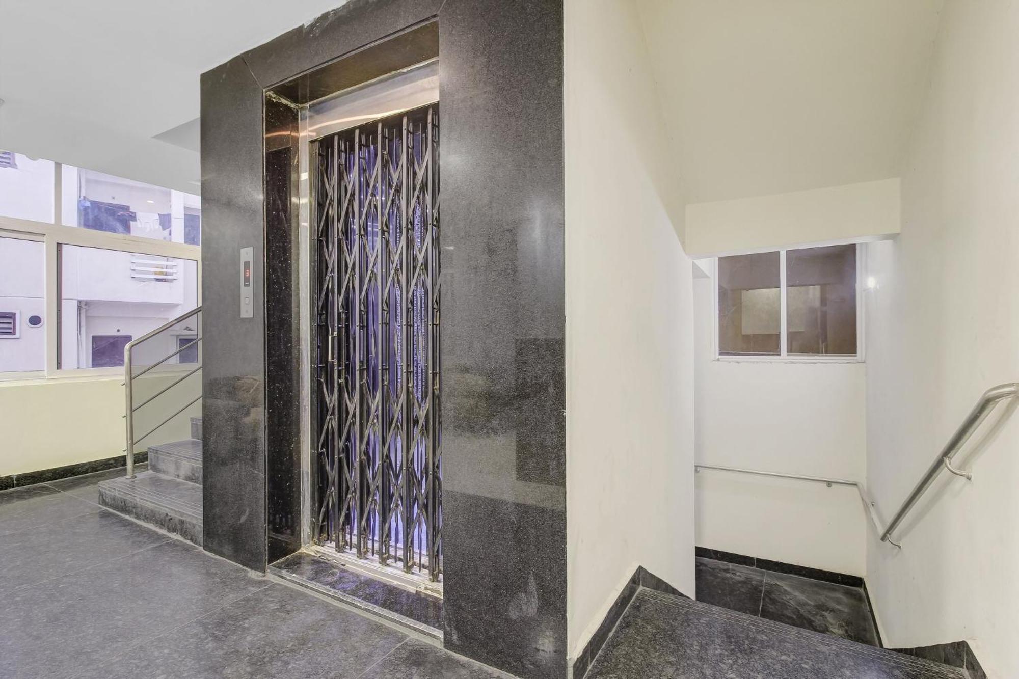 Collection O Galaxy Suites Hyderabad Exterior photo