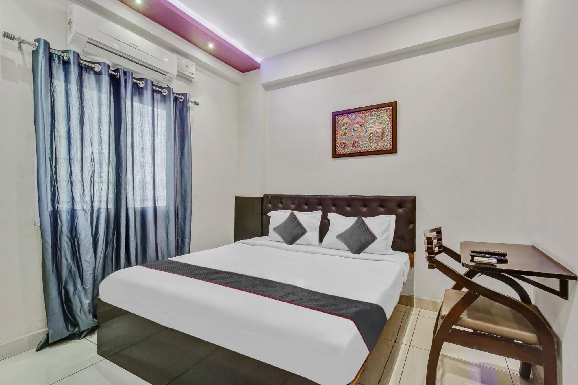 Collection O Galaxy Suites Hyderabad Exterior photo