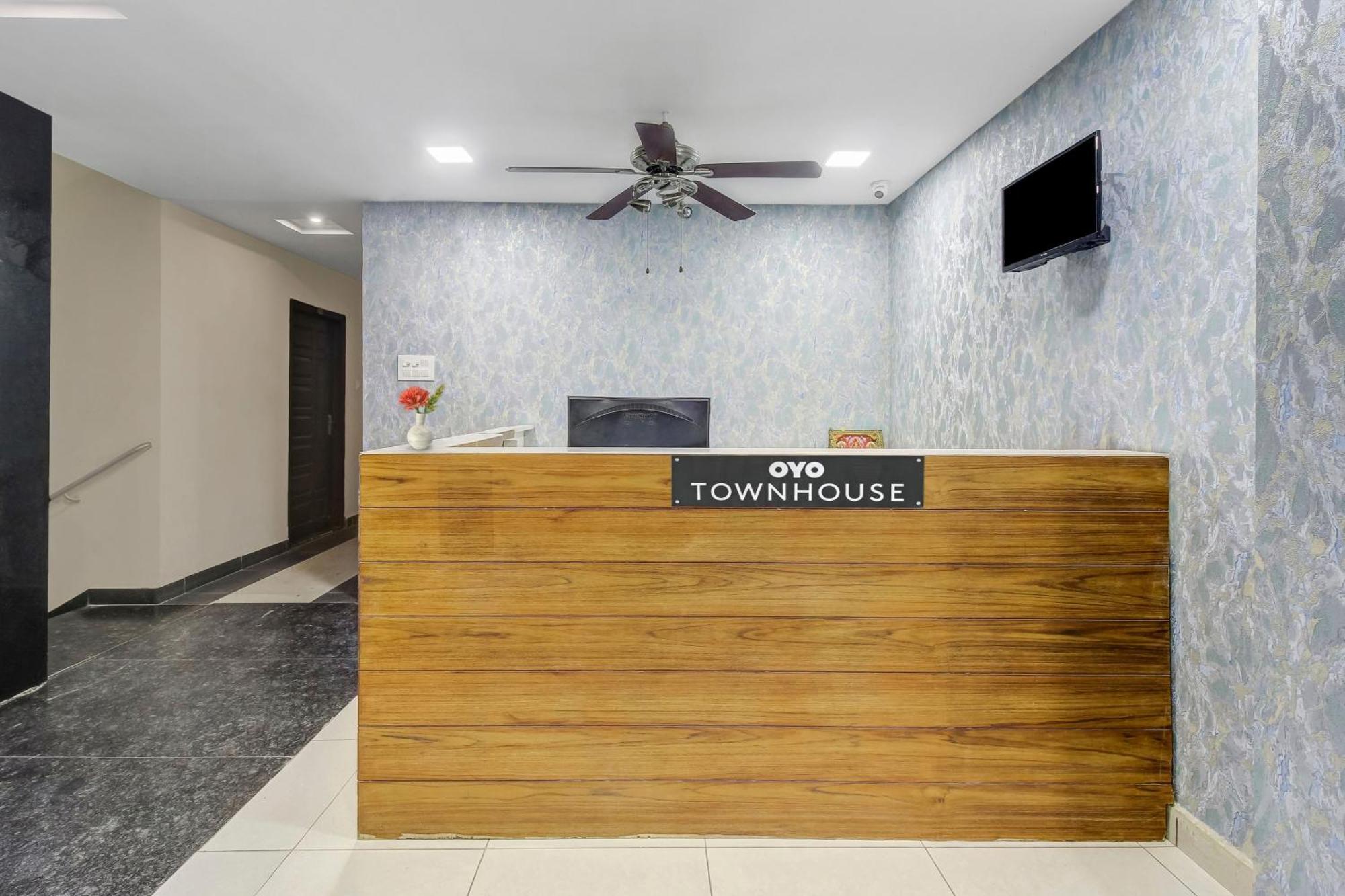 Collection O Galaxy Suites Hyderabad Exterior photo