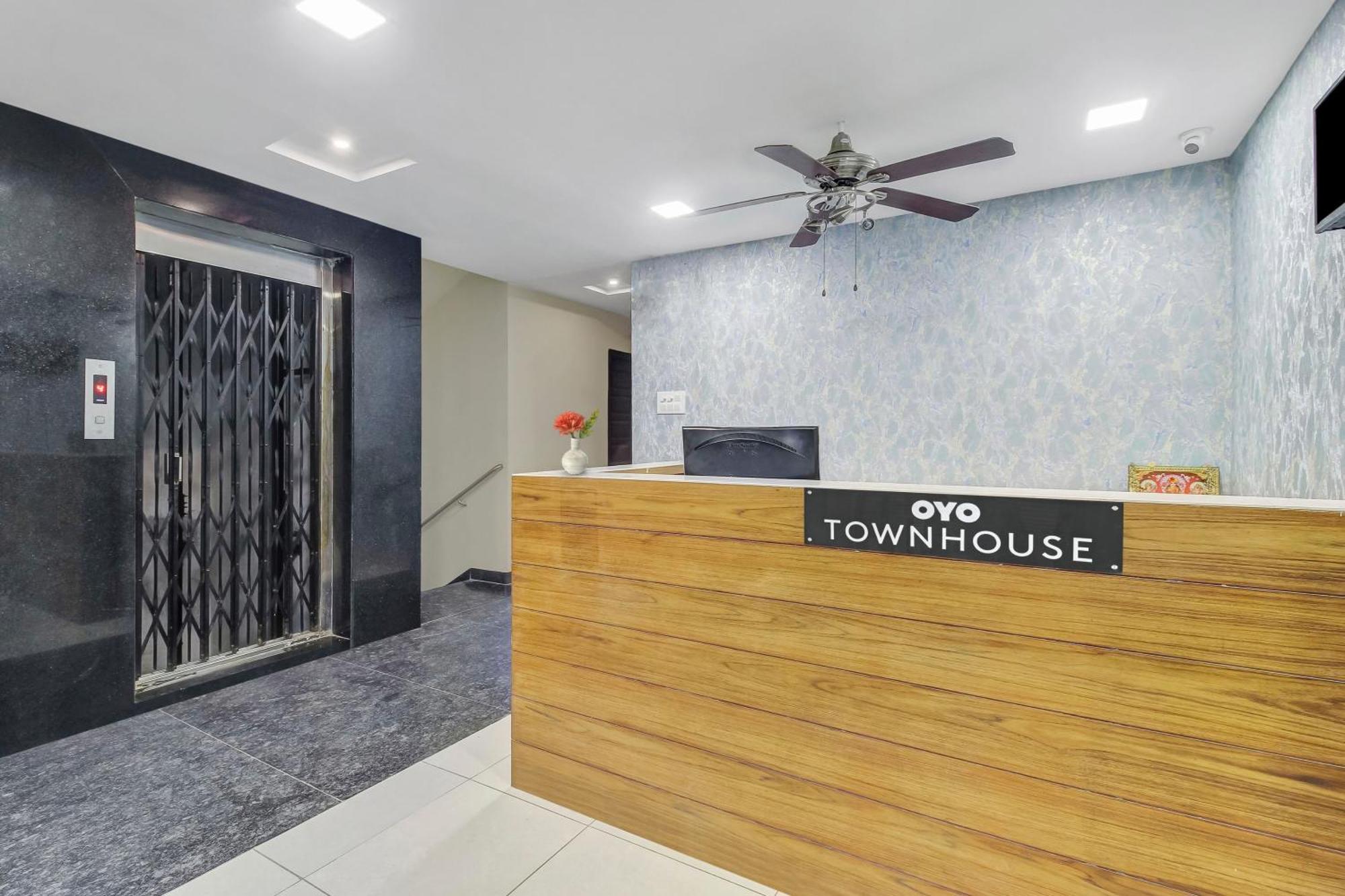 Collection O Galaxy Suites Hyderabad Exterior photo